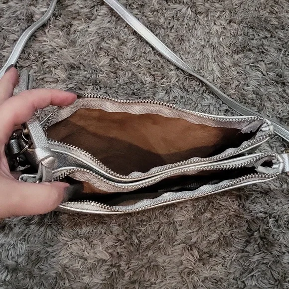 Old Navy Cross Body Bag - Picture 3 of 9